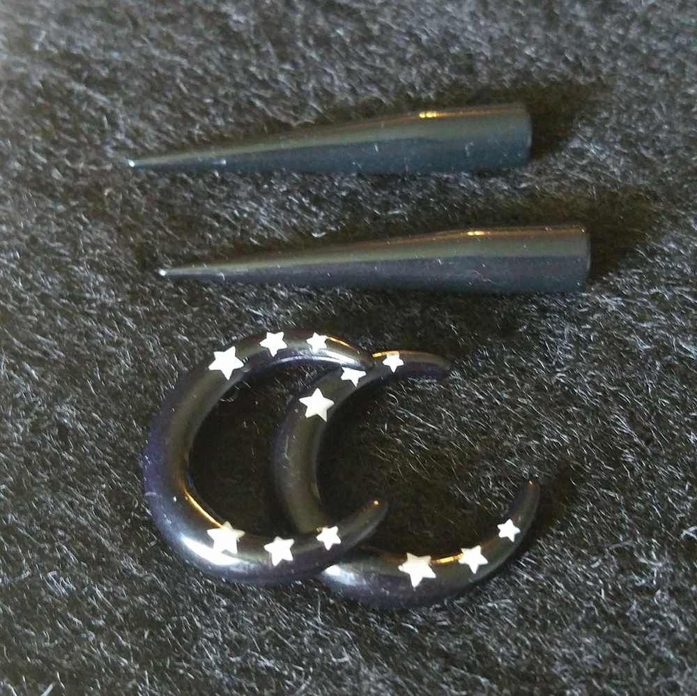 4 gauge, half moon & tapers